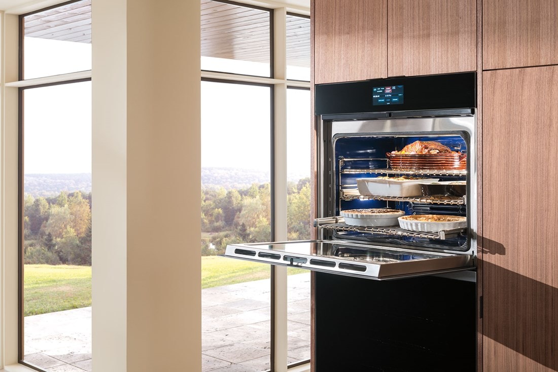 do30cm_upper-oven-open_food_tm_slg