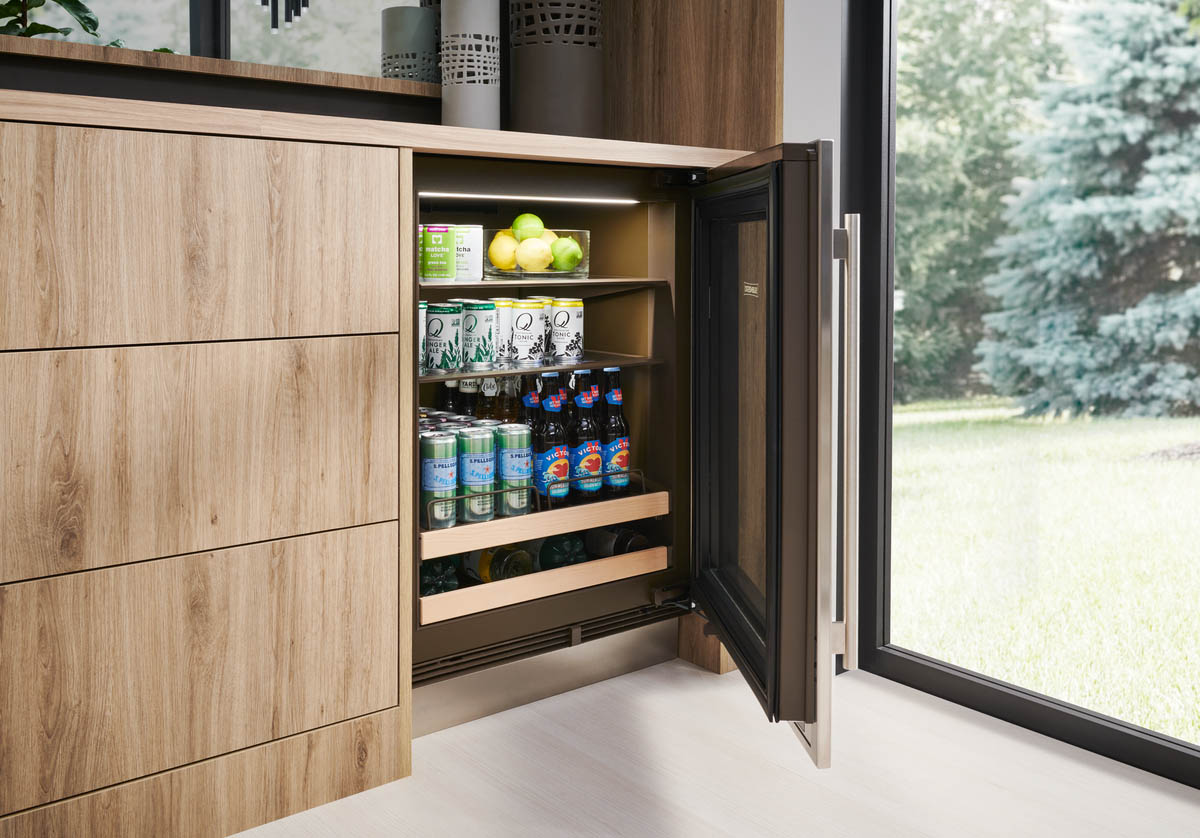 EMBARGOED DEU Beverage Center