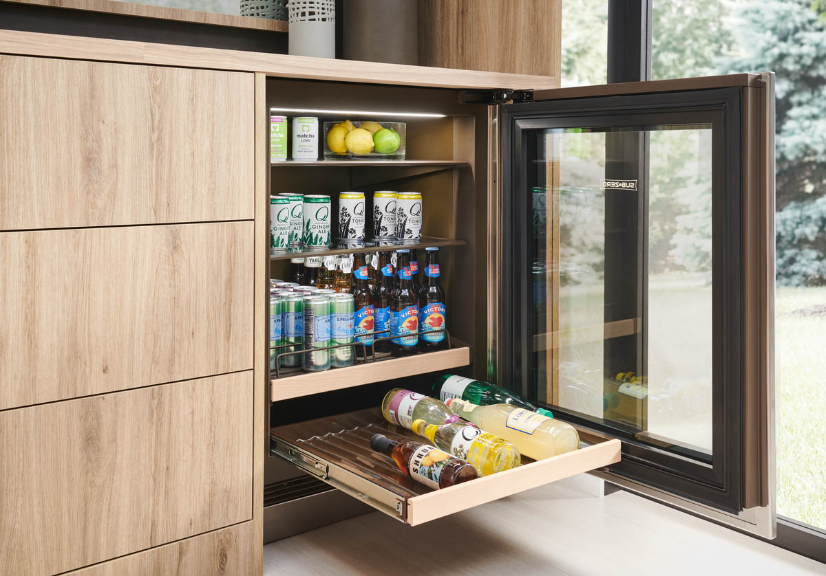 DEU Beverage Center scalloped rack