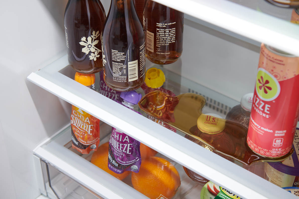 EMBARGOED Dark spill on nano-coated, spill-proof shelf